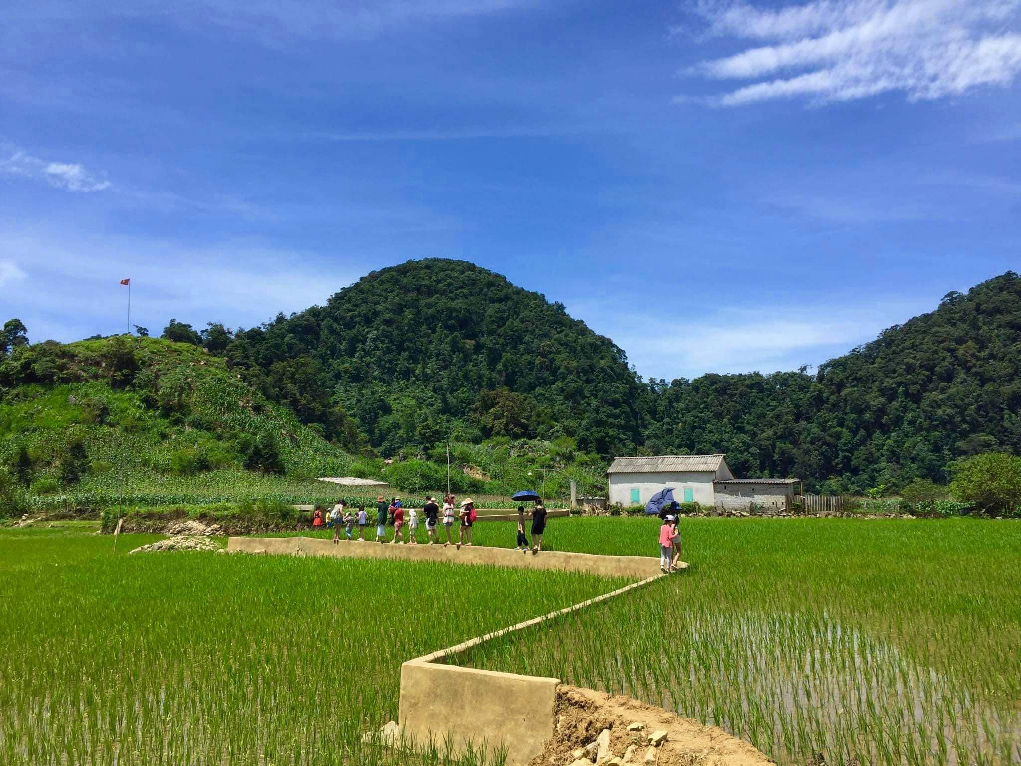 Du Lịch Bản Pom Coọng – Mai Châu Trong Ngày Cùng Những Kinh Nghiệm Bạn Chưa Biết