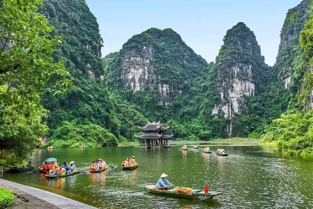 Tour Du Lịch Tràng An 2 Ngày 1 Đêm Trọn Gói Gồm Những Gì?